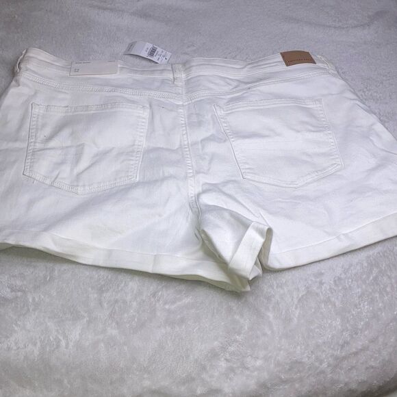 NWT AE 22 Stretchy Western Denim Mom Distressed and Destroyed Shorts - Picture 11 of 12